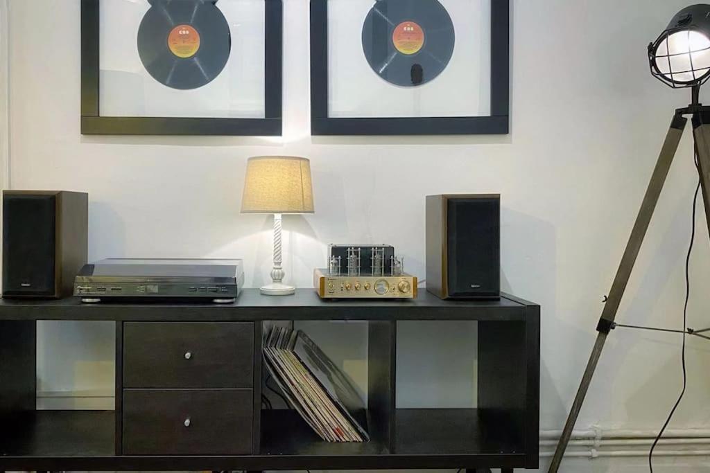 Urban Music Style Townhouse In Swansea City Center Exterior foto